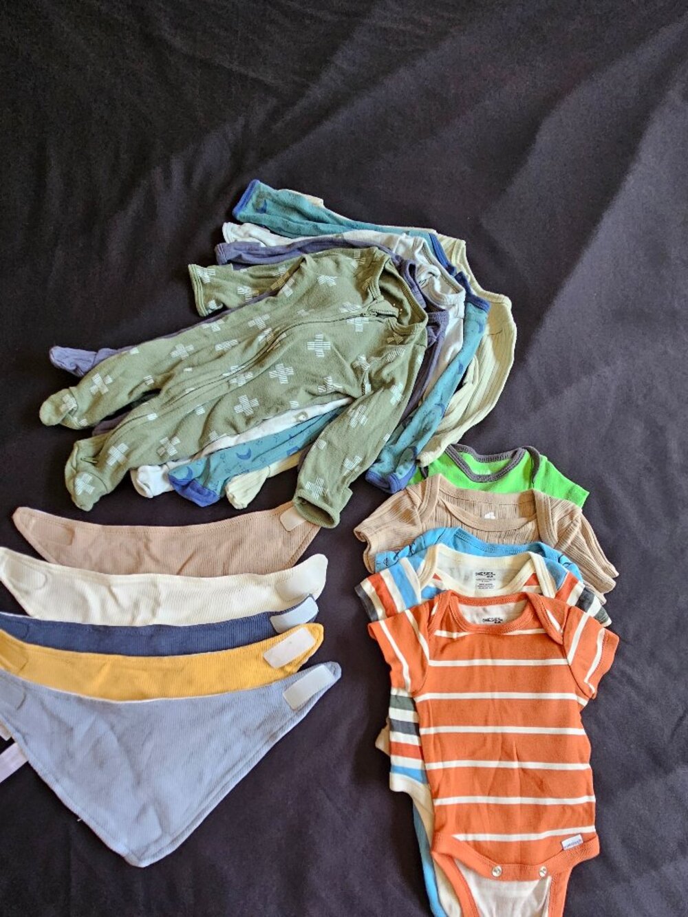 New Born Bundle of Onesies & Sleep Pajamas W/ Bibs